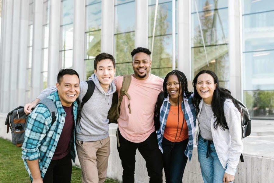 Top 5 Postgraduate Courses in Canada: Course Duration, Fees — Mediangr Top 5 Postgraduate Courses In Canada: Course Duration, Fees