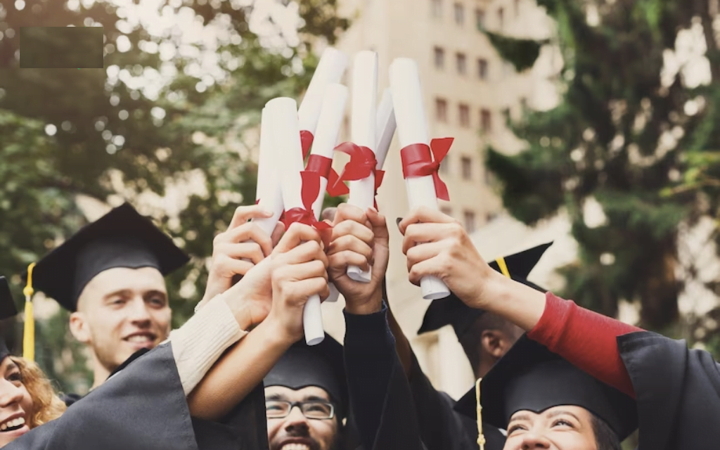 Best Scholarship Programs In Canada For African Students — Mediangr Québec Merit Scholarship Program For Foreign Students (pbeee) 2024/2025