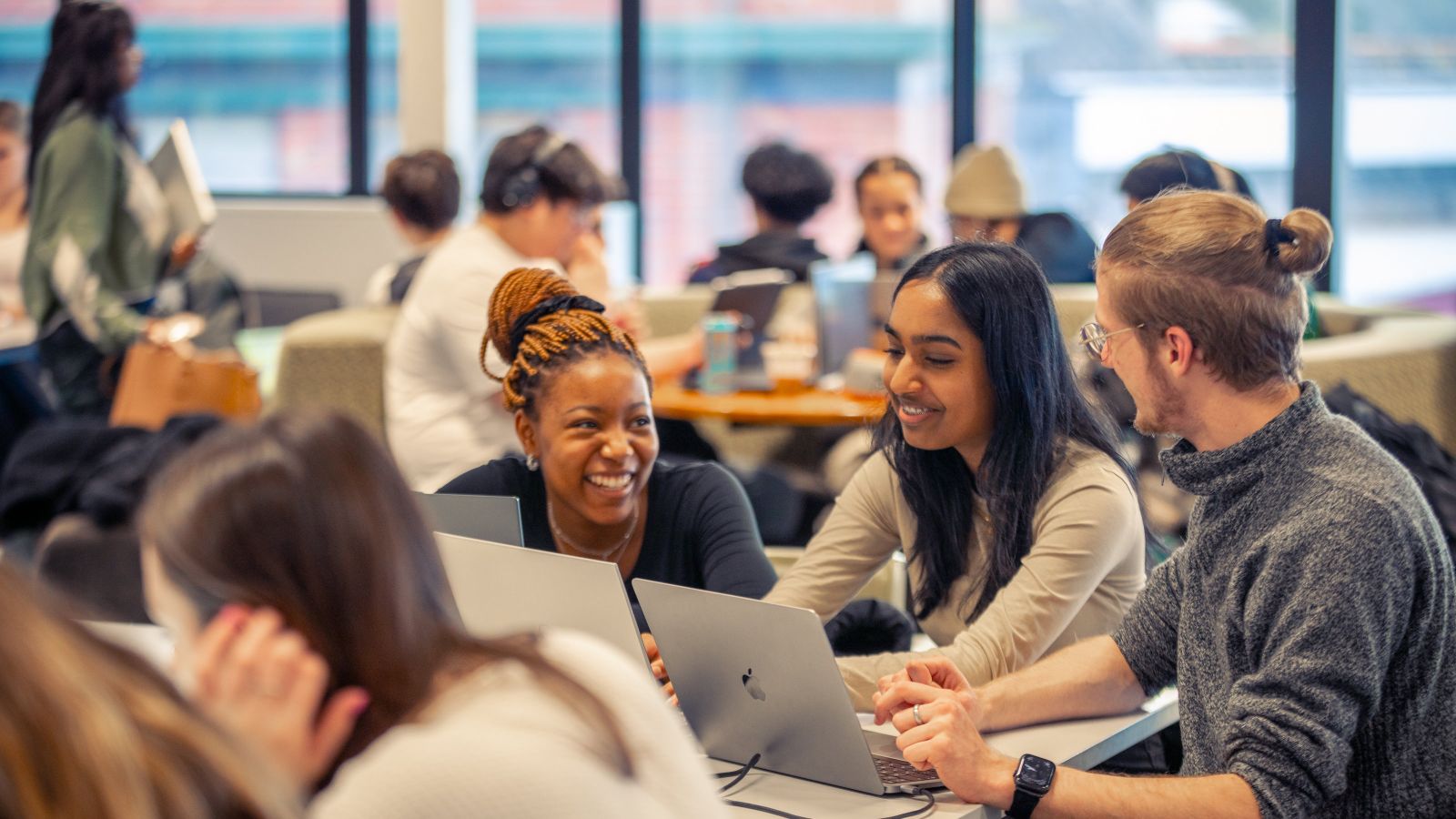 Government of Canada Scholarships for International Students — Mediangr Government of Canada Scholarships for International Students